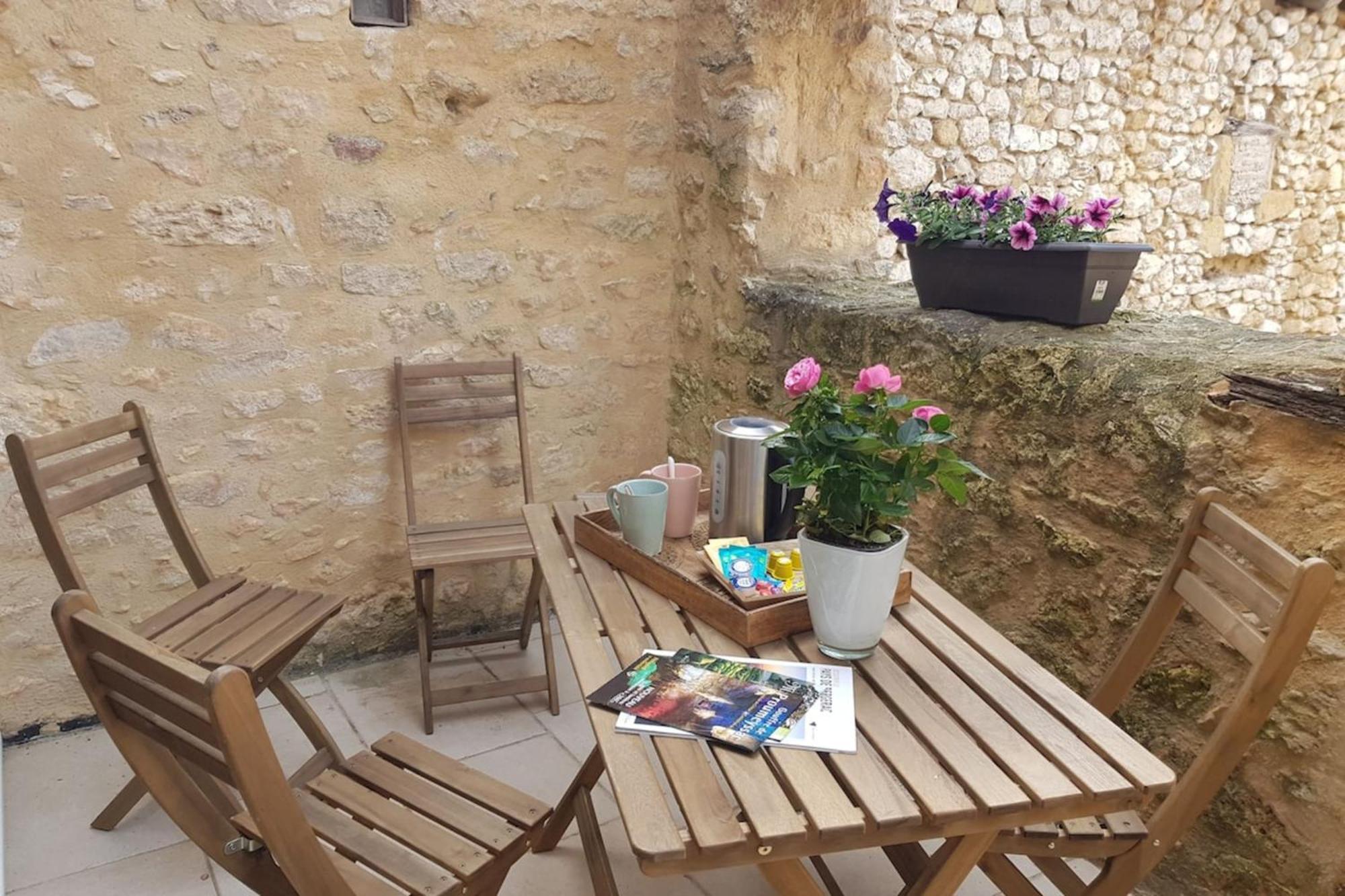 Monpazier Situation Ideale Lumineux Terrasse Εξωτερικό φωτογραφία